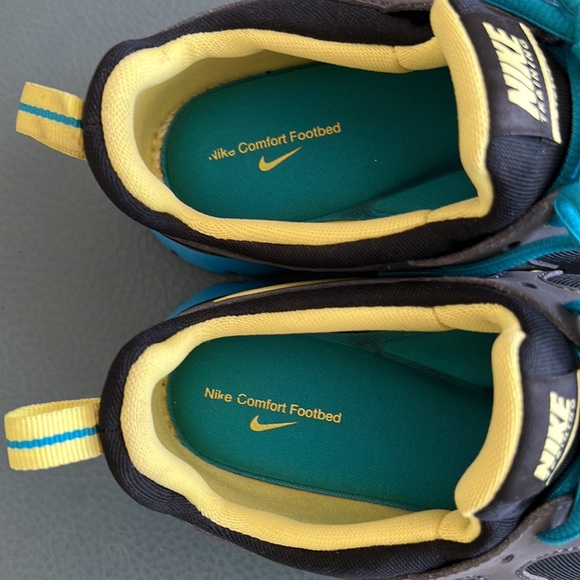 Nike Neoprene Training Shoes - Picture 3 of 7